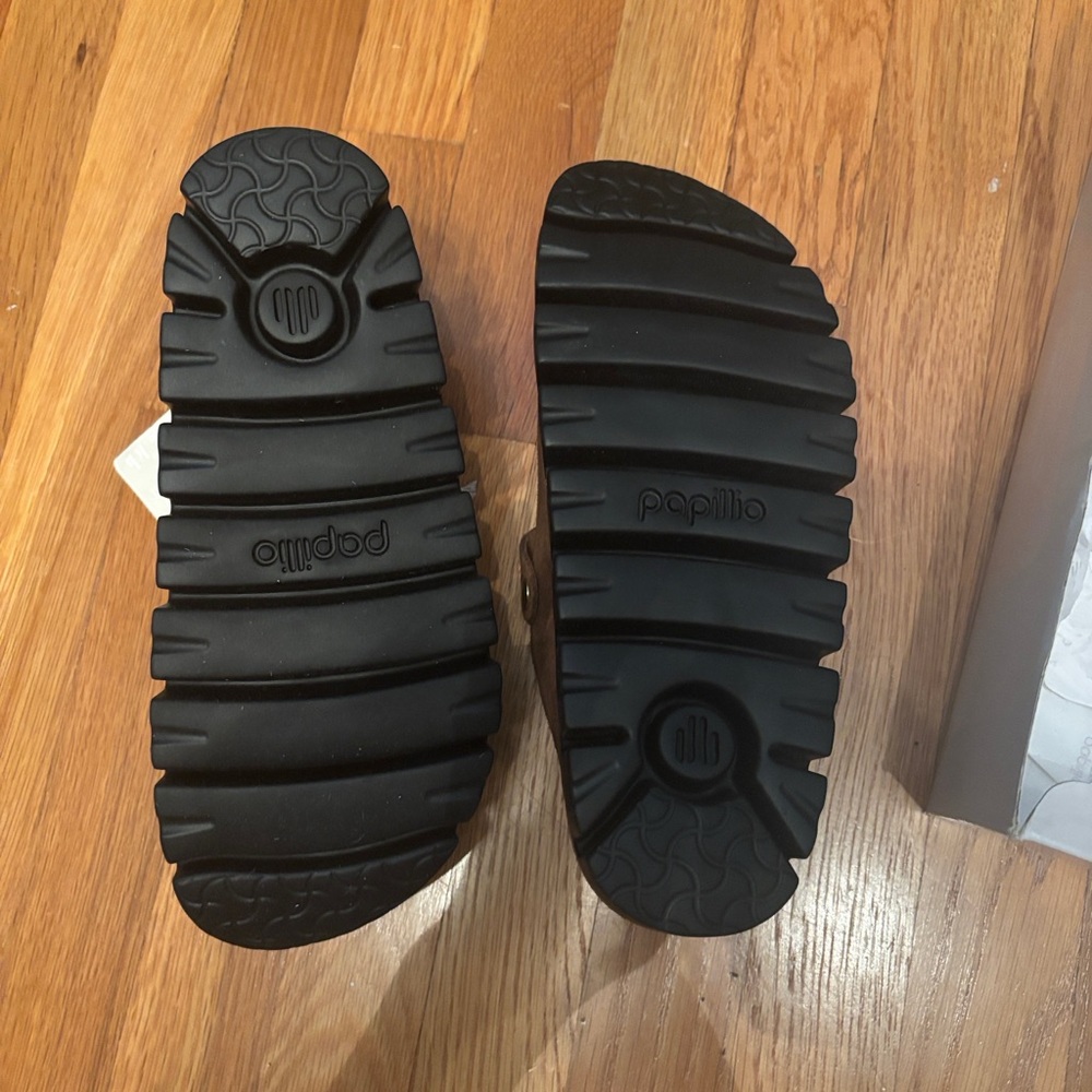 Birkenstock - Papillio NEVER WORN
EURO 40
LADIES 9
MEN 7 - Picture 3 of 4